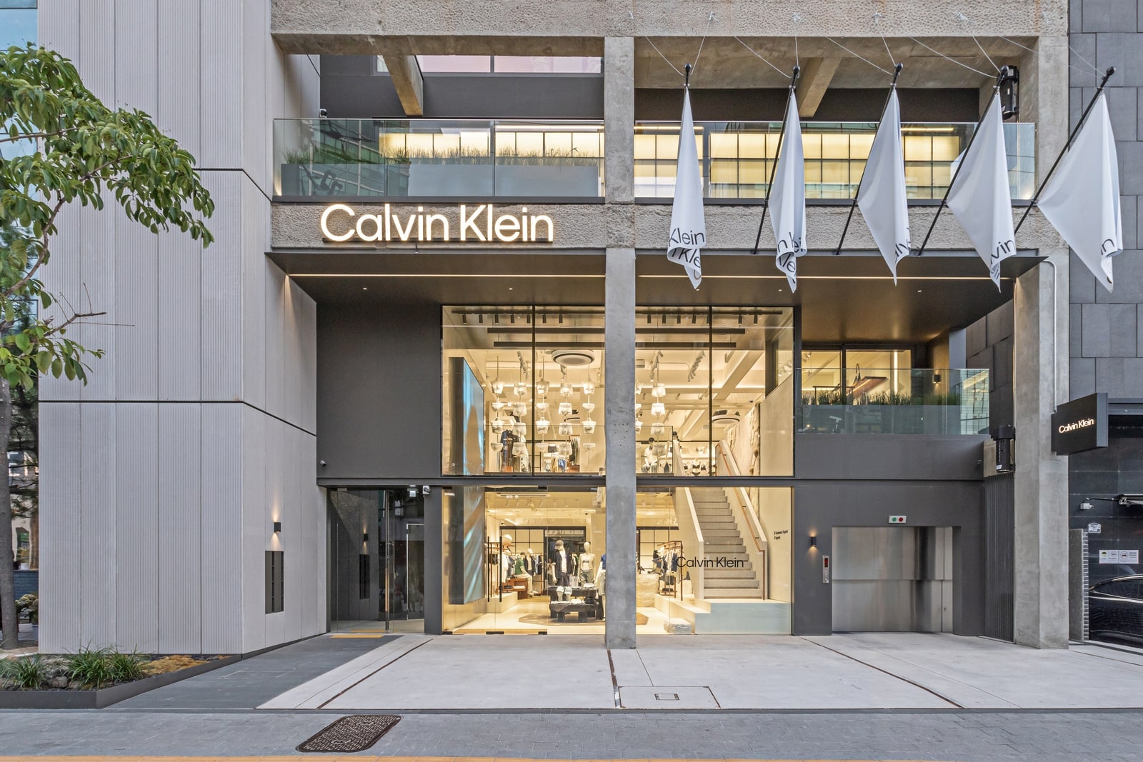 开业短报｜Calvin Klein 首尔圣水生活方式门店开幕