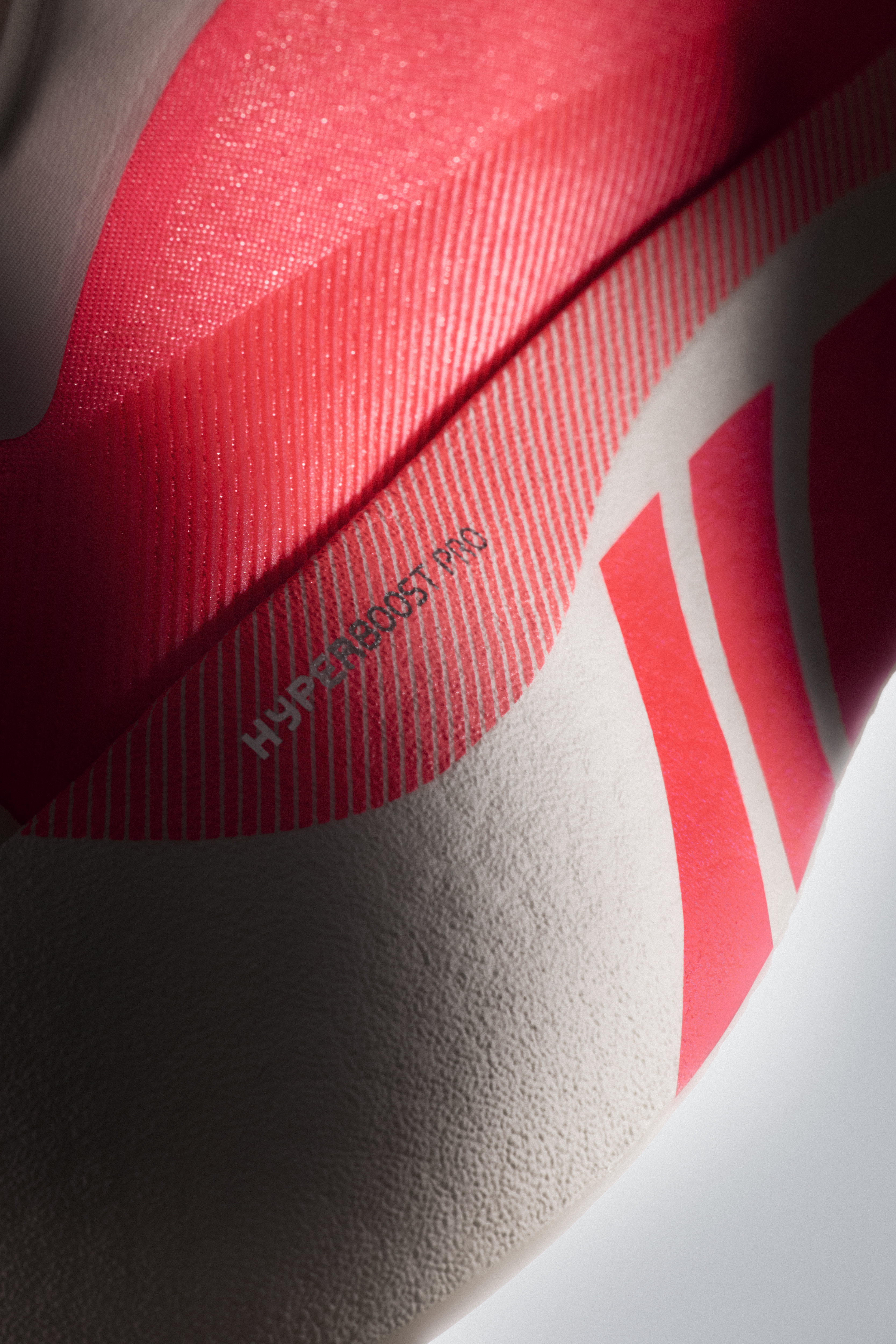 adidas HYPERBOOST 跑鞋 EDGE WHITE RED KI4406 7